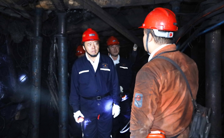 韓福生在峻德礦調(diào)研檢查時強(qiáng)調(diào) 依托科技手段強(qiáng)化現(xiàn)...